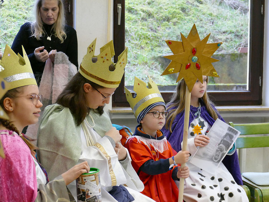 Dreikönigssingen der Sternsinger in Naumburg (Foto: Karl-Franz Thiede)